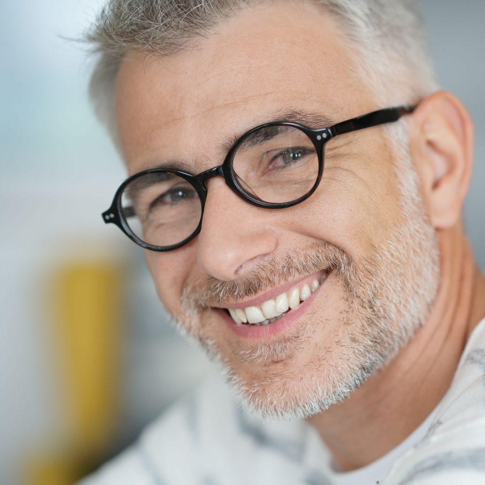 Middle-aged guy with trendy eyeglasses